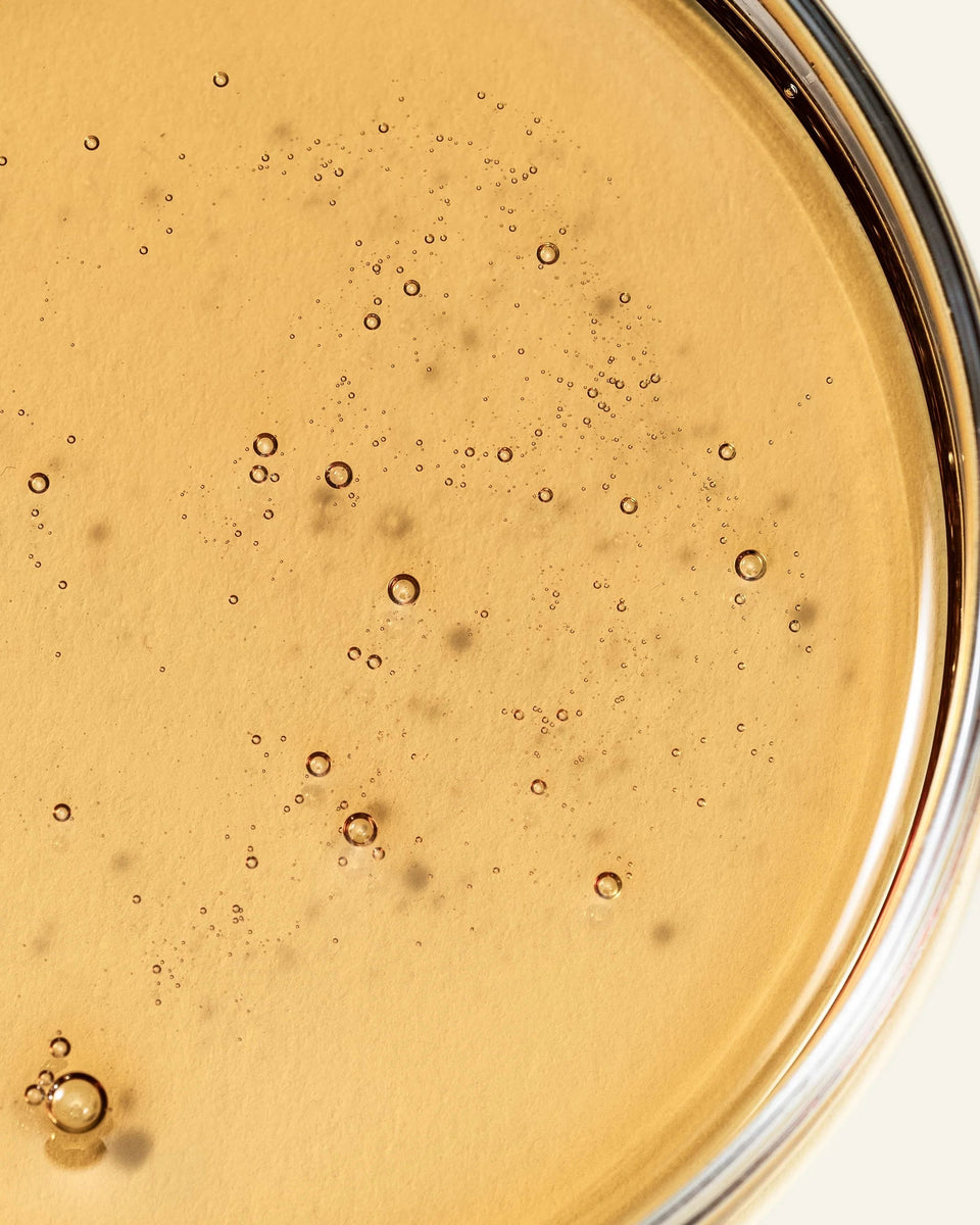 Image of the texture of khadi Hair Oil