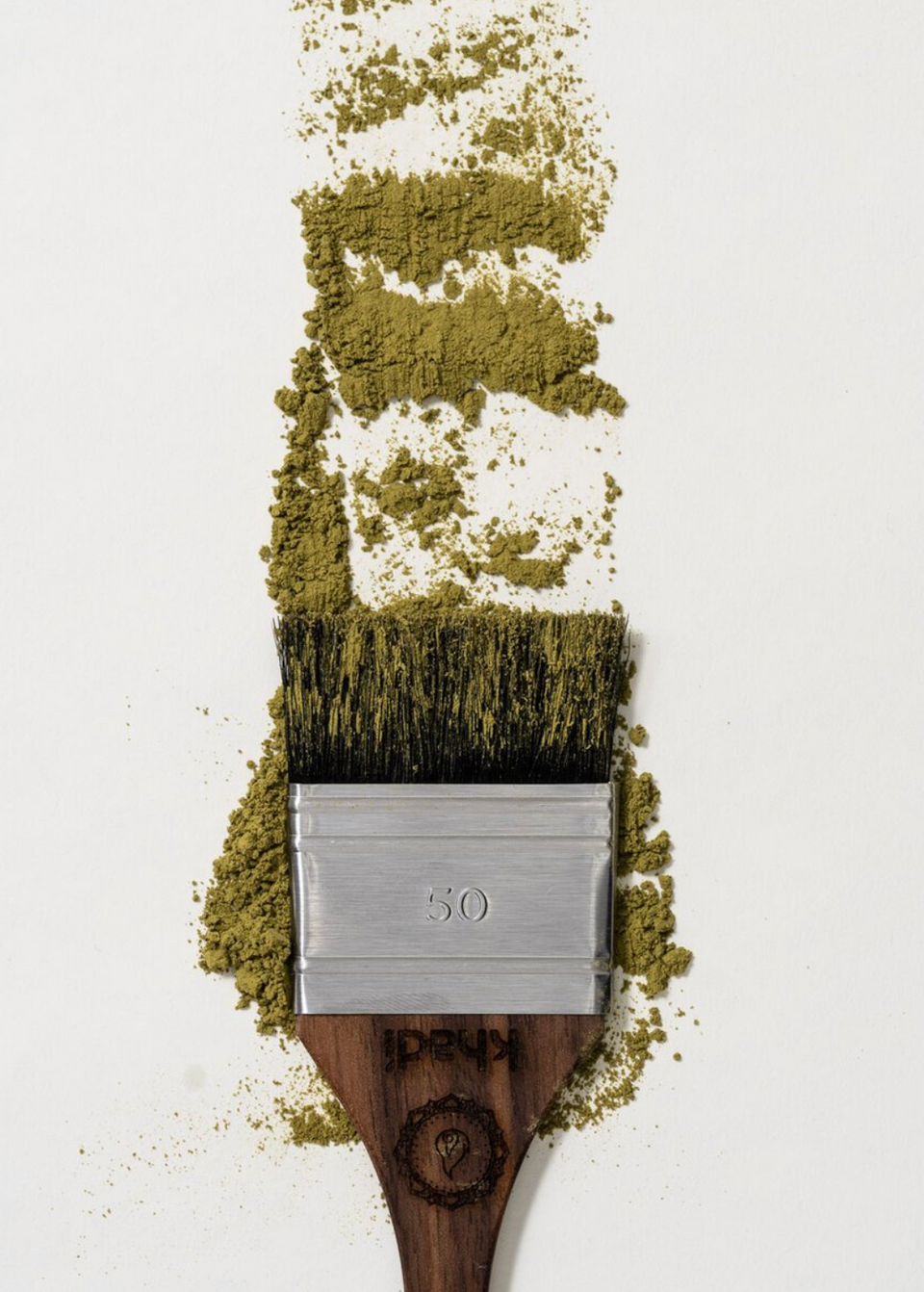 Image of plant-based hair color powder Ayurveda with a brush by khadi, model 4